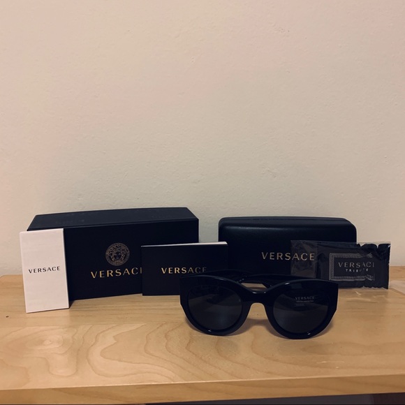 Versace Cat Eye Sunglasses - Picture 9 of 9